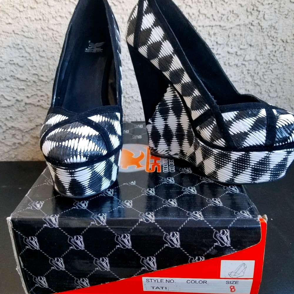 Brand New Shiekh Wedges Size 8
